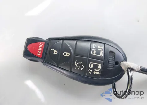 2014 Chrysler Town & Country Touring из США, поврежденный, VIN 2C4RC1BG0ER217253